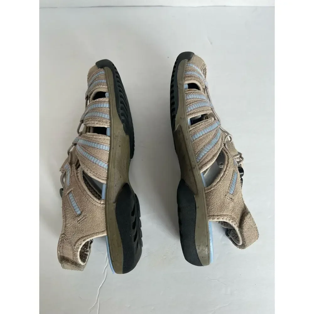 Clarks gently preloved